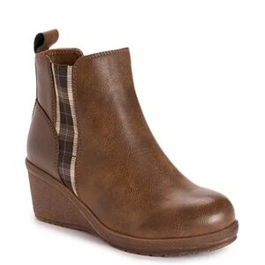 MUK LUKS England Women's Wedge Ankle Boots